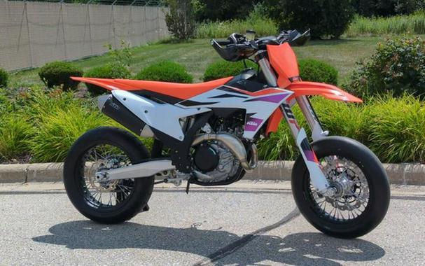 2023 KTM 450 SMR First Look [8 Fast Facts, 30 Photos, Specs]