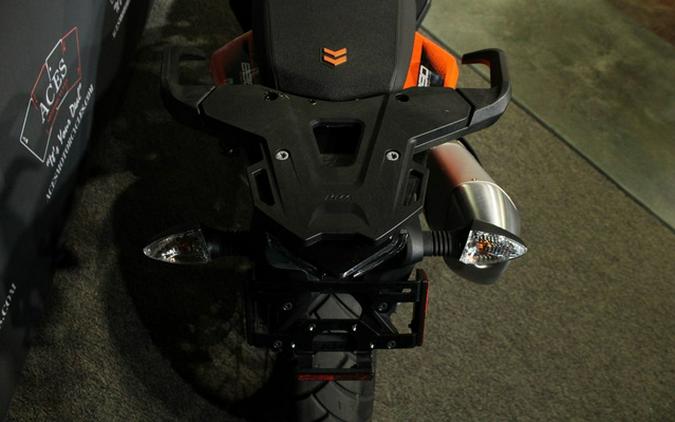 2022 KTM Adventure 890