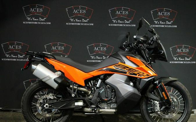 2022 KTM Adventure 890