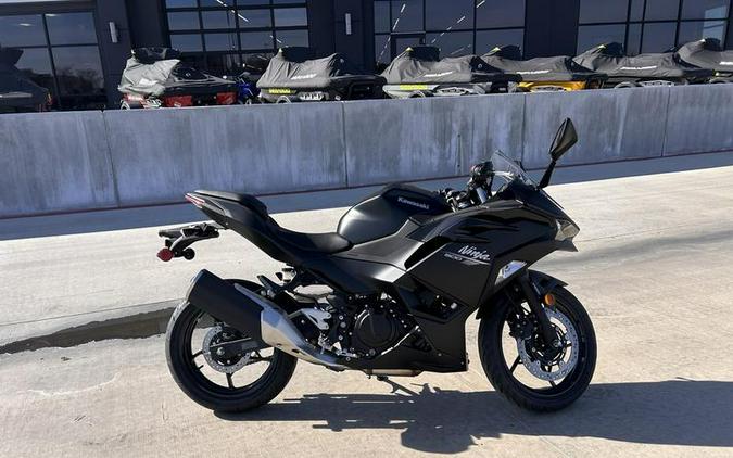 2026 Kawasaki Ninja® 500 ABS Metallic Flat Spark Black