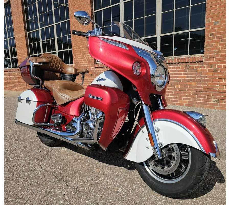 2019 Indian Motorcycle® Roadmaster® Icon Series Ruby Metallic/Pearl White