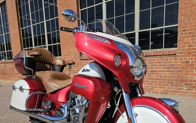 2019 Indian Motorcycle® Roadmaster® Icon Series Ruby Metallic/Pearl White