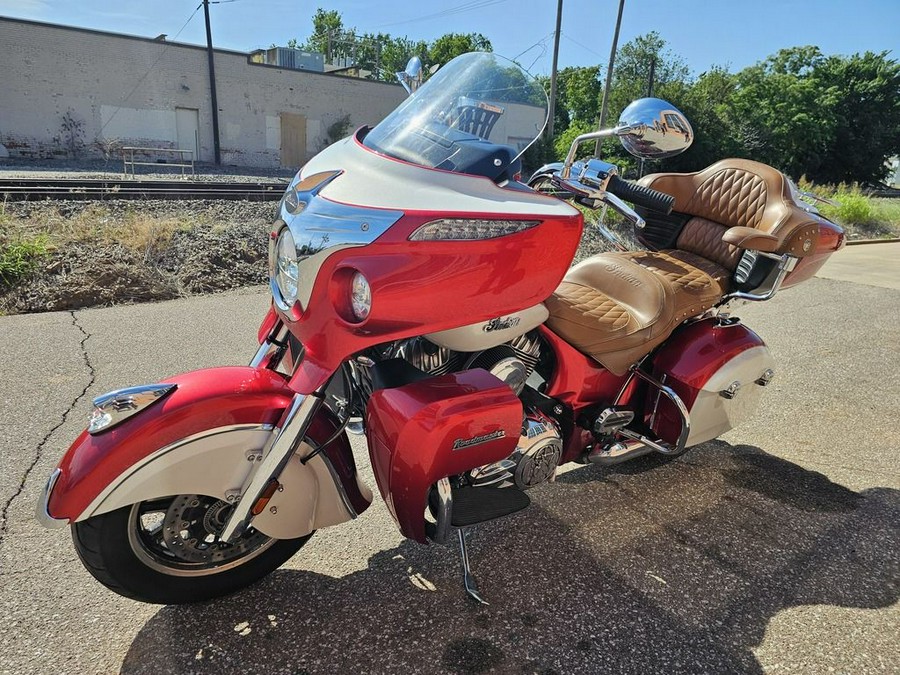 2019 Indian Motorcycle® Roadmaster® Icon Series Ruby Metallic/Pearl White