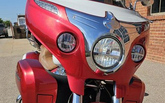 2019 Indian Motorcycle® Roadmaster® Icon Series Ruby Metallic/Pearl White