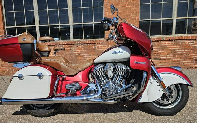 2019 Indian Motorcycle® Roadmaster® Icon Series Ruby Metallic/Pearl White