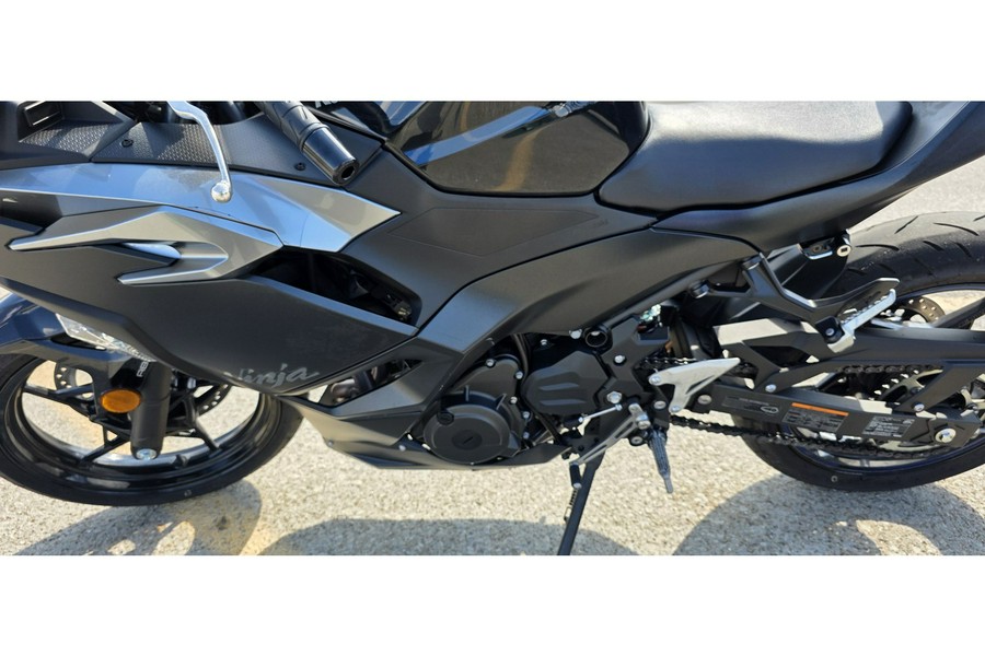 2025 Kawasaki NINJA 500 ABS
