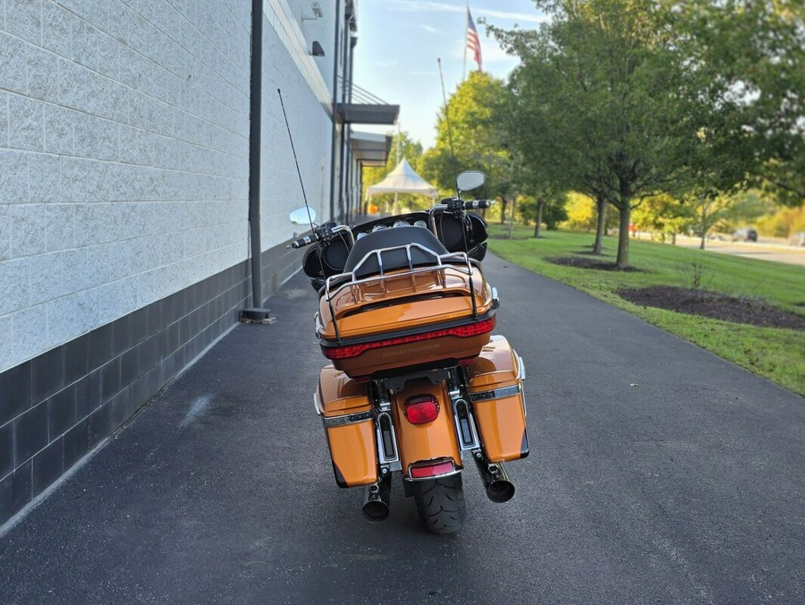 2014 Harley-Davidson® Ultra Limited AMBER WHISKEY/BLACK
