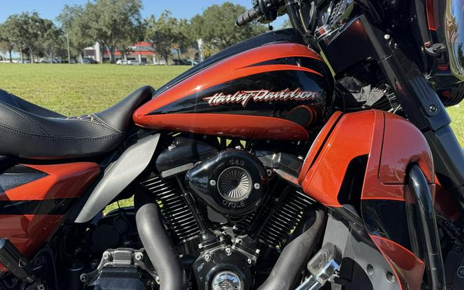 2017 Harley-Davidson CVO Street Glide FLHXSE