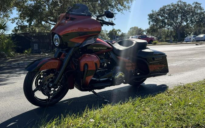 2017 Harley-Davidson CVO Street Glide FLHXSE