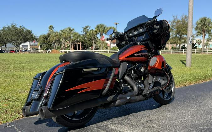 2017 Harley-Davidson CVO Street Glide FLHXSE