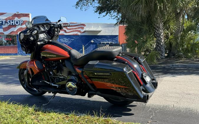 2017 Harley-Davidson CVO Street Glide FLHXSE