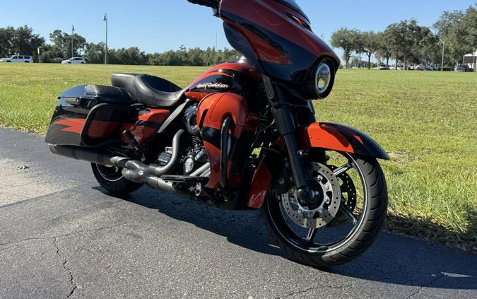 2017 Harley-Davidson CVO Street Glide FLHXSE