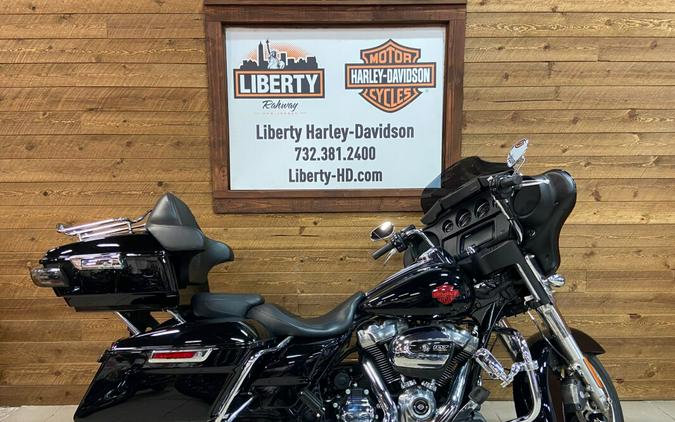 2019 Harley-Davidson Electra Glide Standard Vivid Black FLHT