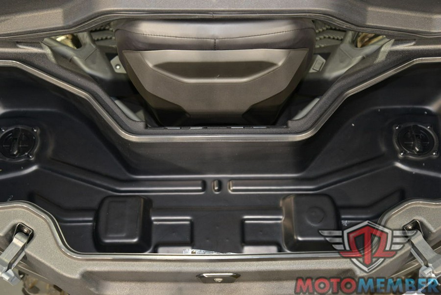 2025 Can-Am Outlander MAX Pro Hunting Edition HD7