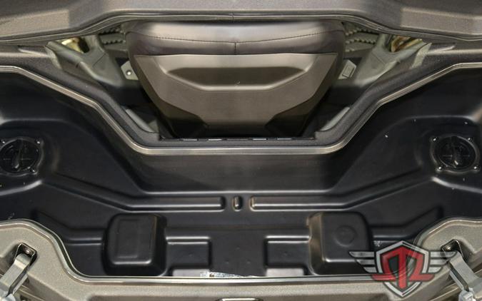 2025 Can-Am Outlander MAX Pro Hunting Edition HD7