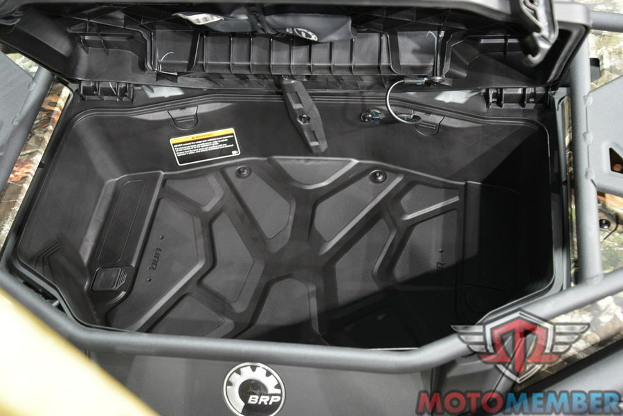 2025 Can-Am Outlander MAX Pro Hunting Edition HD7