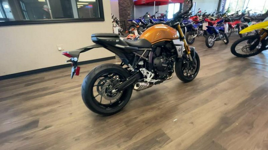 2026 Suzuki GSX800TRQM6