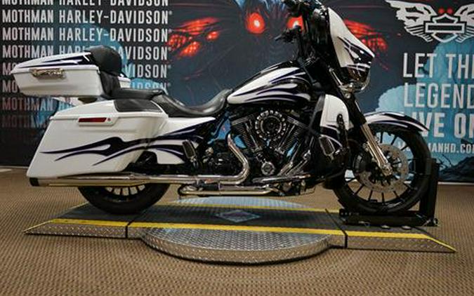 2016 Harley-Davidson CVO™ Street Glide®