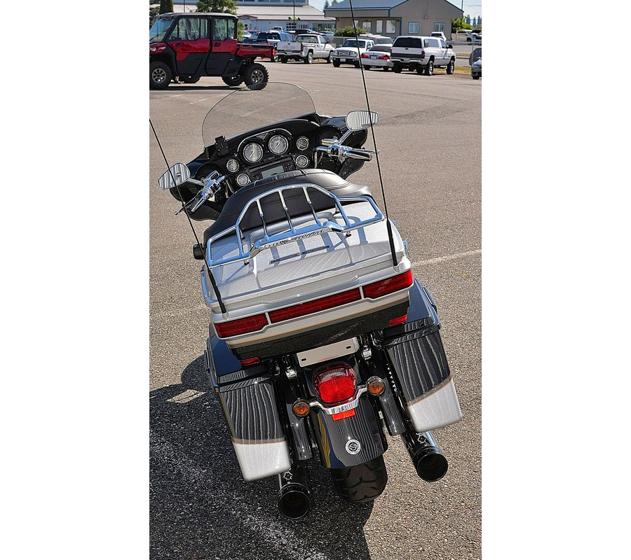 2013 Harley-Davidson CVO Ultra Classic Electra Glide W/Only 1400 miles