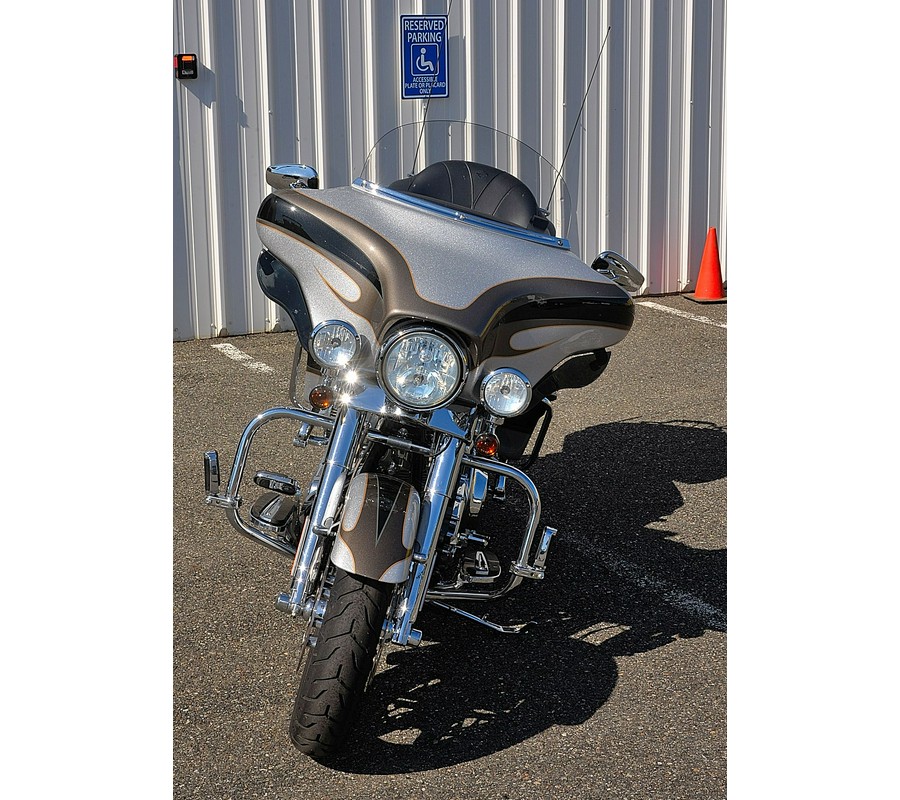 2013 Harley-Davidson CVO Ultra Classic Electra Glide W/Only 1400 miles