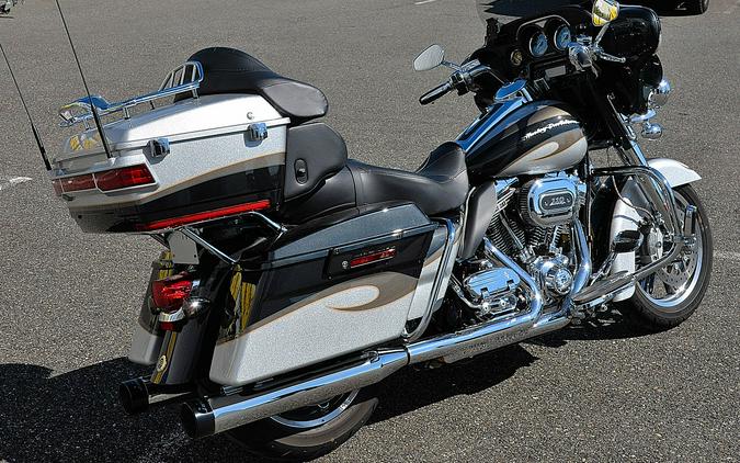 2013 Harley-Davidson CVO Ultra Classic Electra Glide W/Only 1400 miles