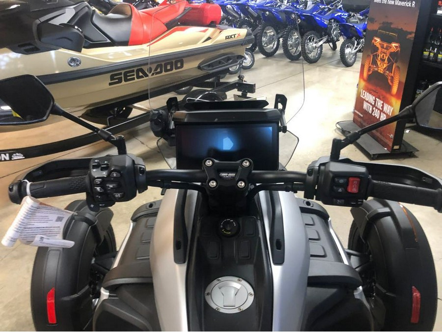 2025 Can-Am CANYON 1330 SE6 GY 25 Base