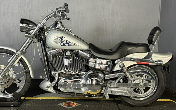 2004 Harley-Davidson® Wide Glide FXDWGI SILVER W/PINSTRIPE