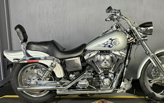 2004 Harley-Davidson® Wide Glide FXDWGI SILVER W/PINSTRIPE