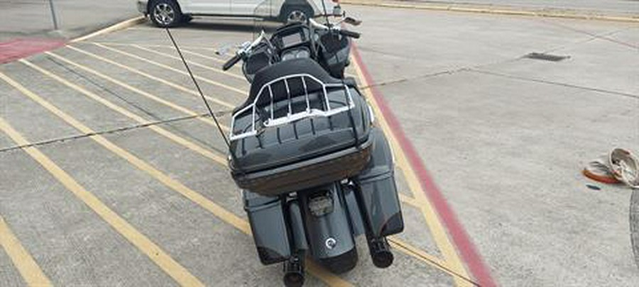 2016 Harley-Davidson CVO™ Road Glide™ Ultra