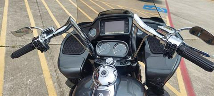 2016 Harley-Davidson CVO™ Road Glide™ Ultra
