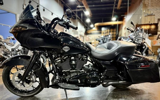 2021 Harley-Davidson® Road Glide® Special Vivid Black - Black Finish