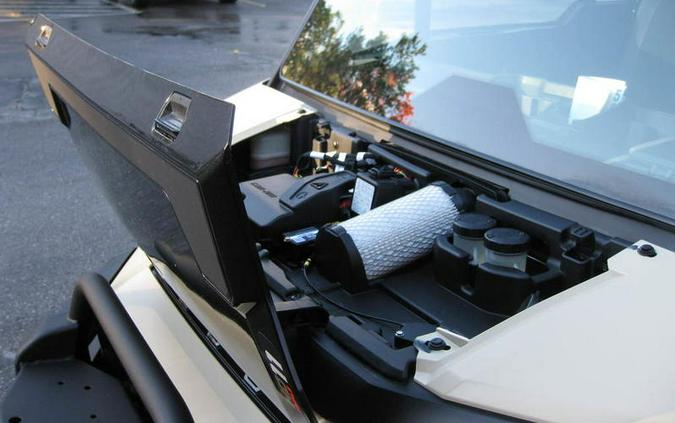 2026 Can-Am® Defender MAX Limited HD11 Desert Tan & Carbon Black