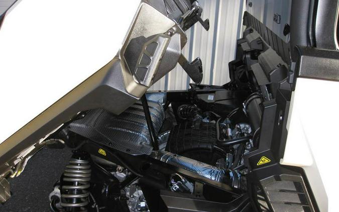 2026 Can-Am® Defender MAX Limited HD11 Desert Tan & Carbon Black