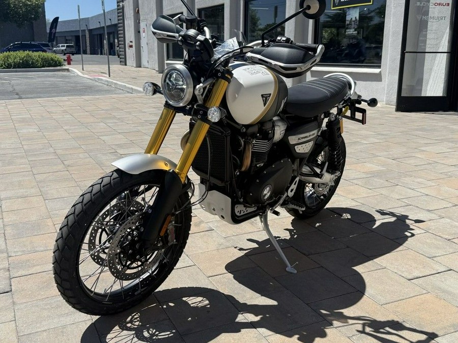 2026 Triumph Scrambler 1200 XE Matte khaki green