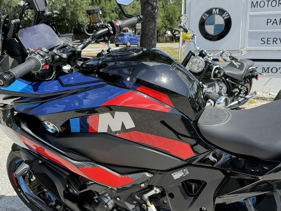 2026 BMW M 1000 XR