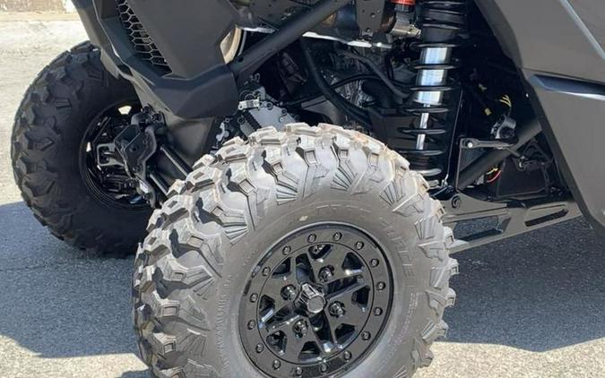 2026 Can-Am® Maverick X3 MAX X ds Turbo RR Triple Black_7.6 in.