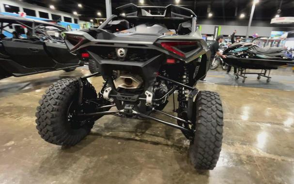 2026 Can-Am MAVERICK R MAX X RC WITH SMART-SHOX 999T DCT