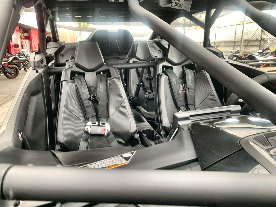 2026 Can-Am MAVERICK R MAX X RC WITH SMART-SHOX 999T DCT