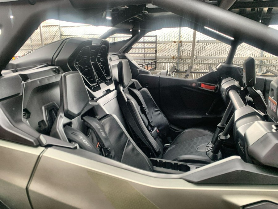 2026 Can-Am MAVERICK R MAX X RC WITH SMART-SHOX 999T DCT