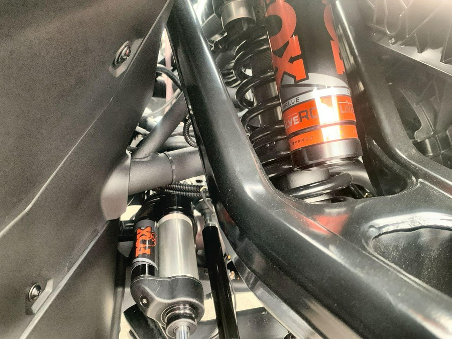 2026 Can-Am MAVERICK R MAX X RC WITH SMART-SHOX 999T DCT