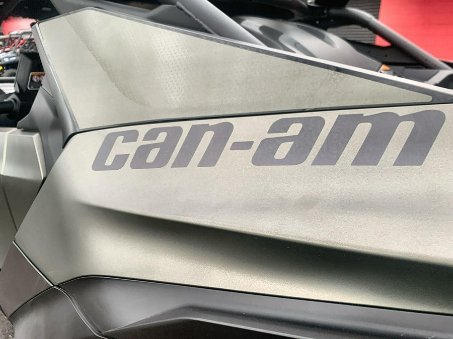 2026 Can-Am MAVERICK R MAX X RC WITH SMART-SHOX 999T DCT