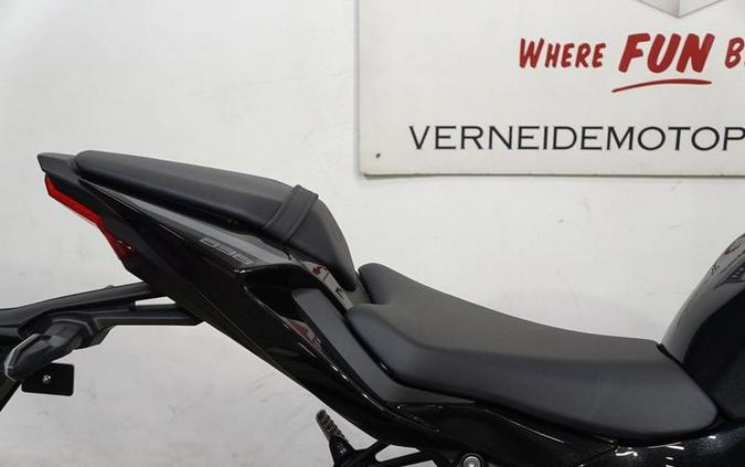 2026 Kawasaki Ninja® ZX™-6R ABS