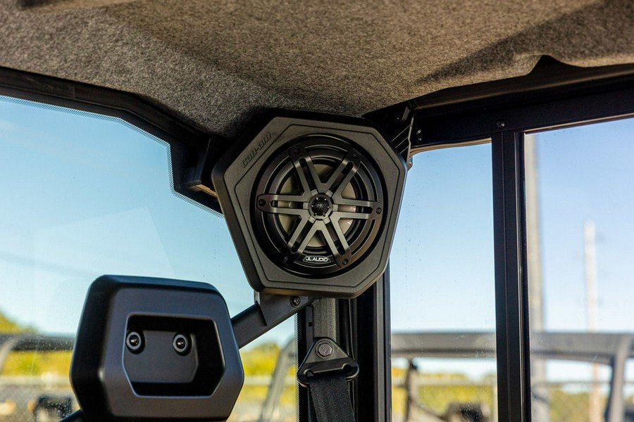 2026 Can-Am® Defender MAX Limited HD11 Desert Tan & Carbon Black