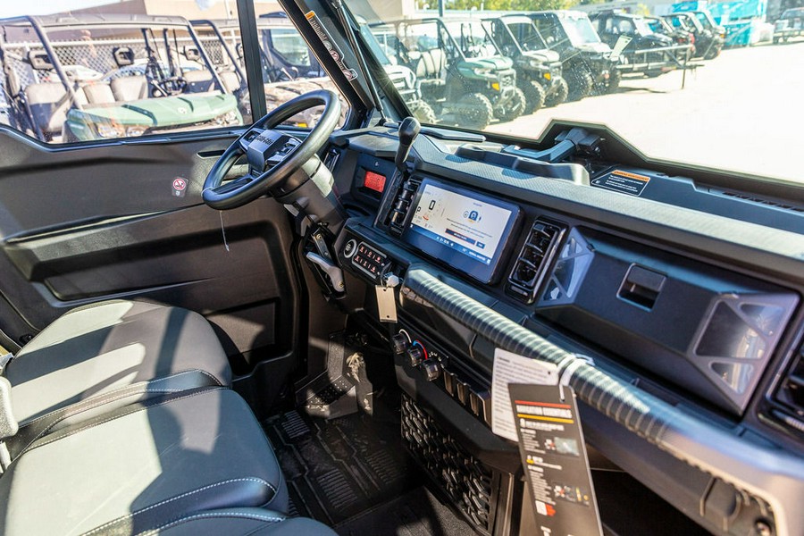 2026 Can-Am® Defender MAX Limited HD11 Desert Tan & Carbon Black