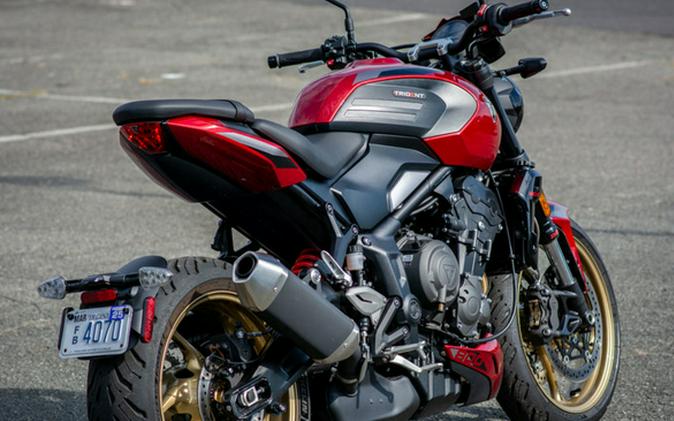 2026 Triumph Trident 800 Carnival red