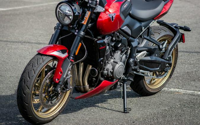 2026 Triumph Trident 800 Carnival red