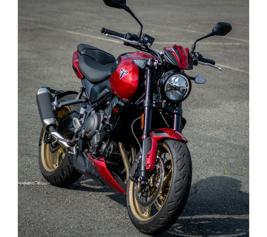 2026 Triumph Trident 800 Carnival red