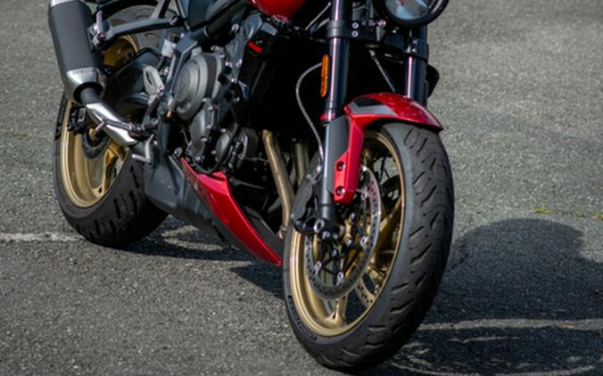 2026 Triumph Trident 800 Carnival red