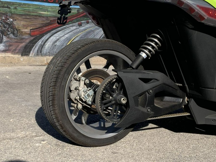 2023 Polaris Slingshot® Slingshot® SL Neon Lime (Manual)