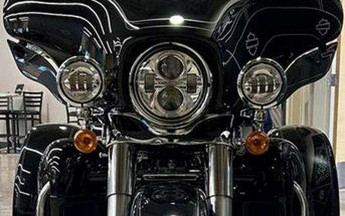 2022 Harley-Davidson® FLHTCUTG - Tri Glide® Ultra